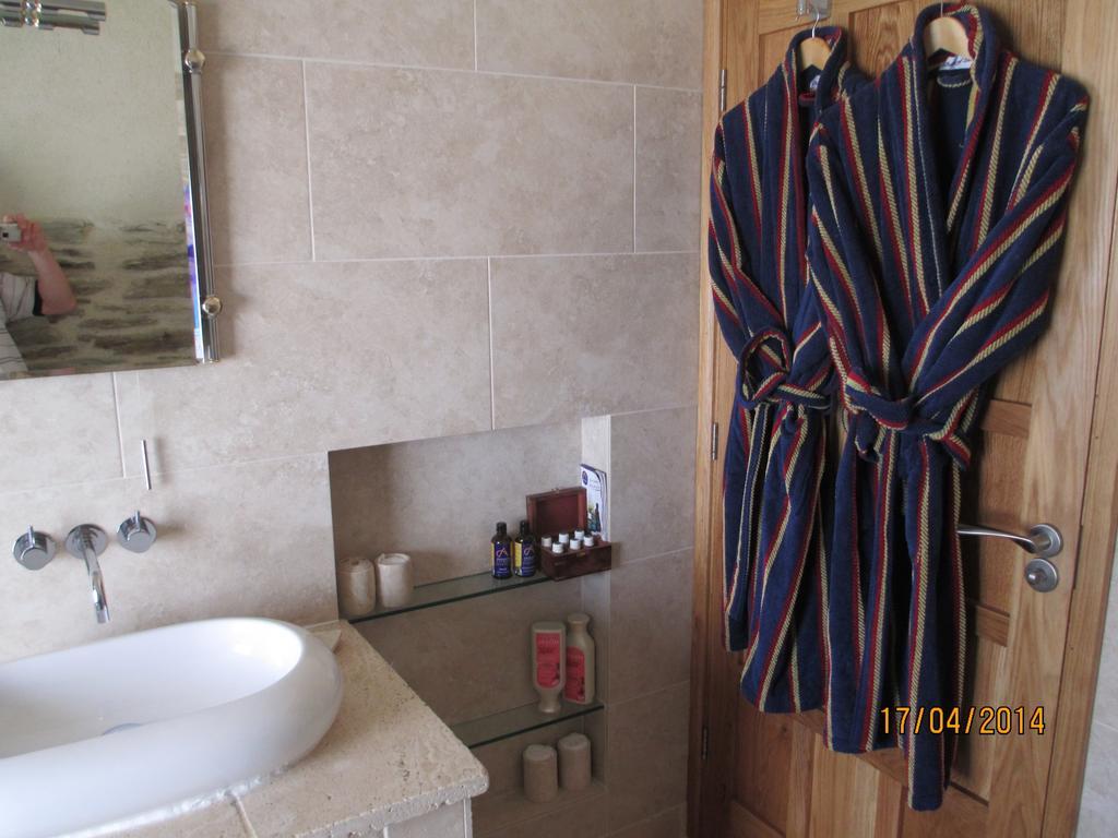White Willow Villa Fowey Room photo