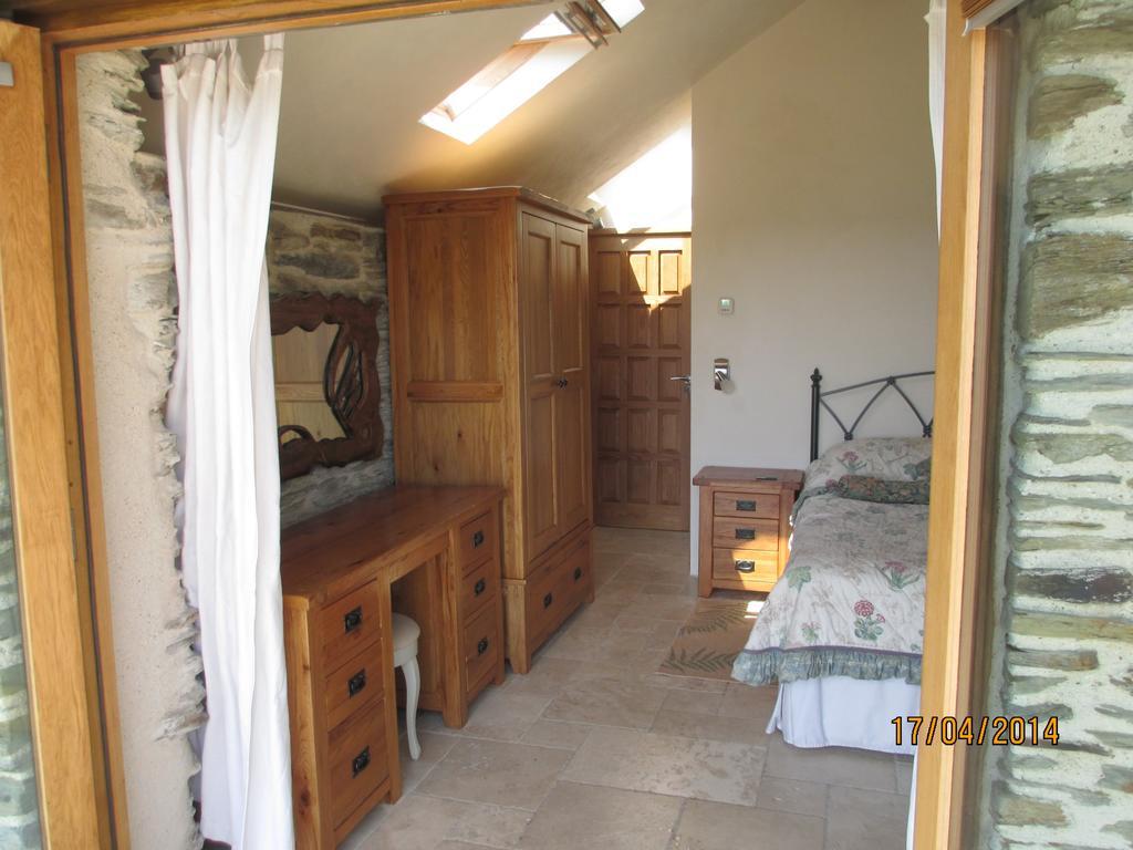 White Willow Villa Fowey Room photo